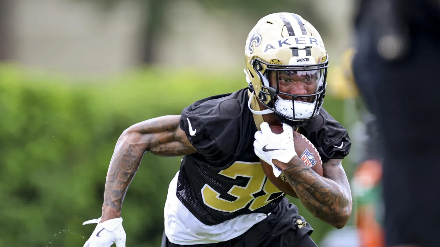 Saints rekrut RB agen bebas Cam Akers