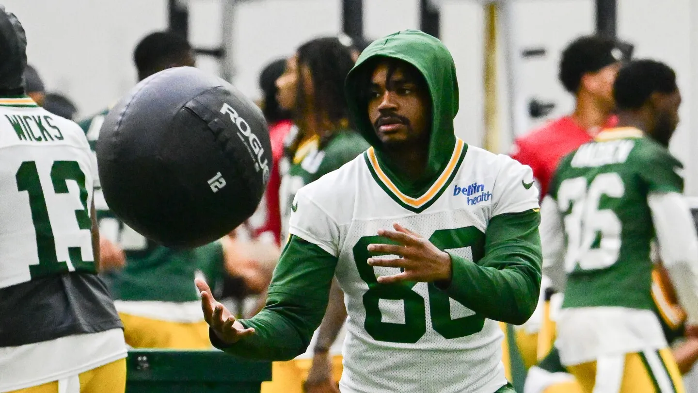 "Meski berlatih di CB dan WR, Bo Melton tak mau bandingkan diri dengan Travis Hunter"