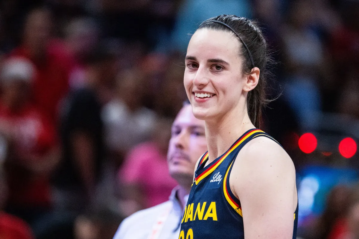 Caitlin Clark Jadi Sorotan dengan Pakaian untuk Fever-Dream